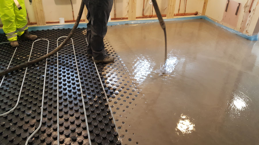 Mapei Renovation floating screed poured with underfloor heating